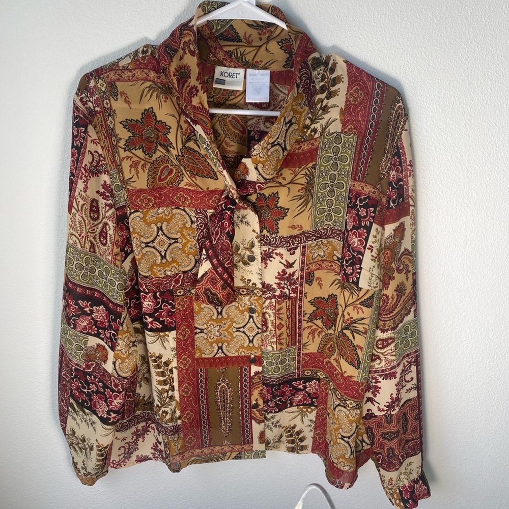 Koret fall paisley pattern blouse button down. Size 18 excellent condition
